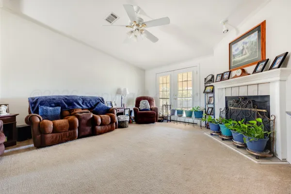 $185,000 | 118 Miami Avenue, Mobeetie, TX 79061