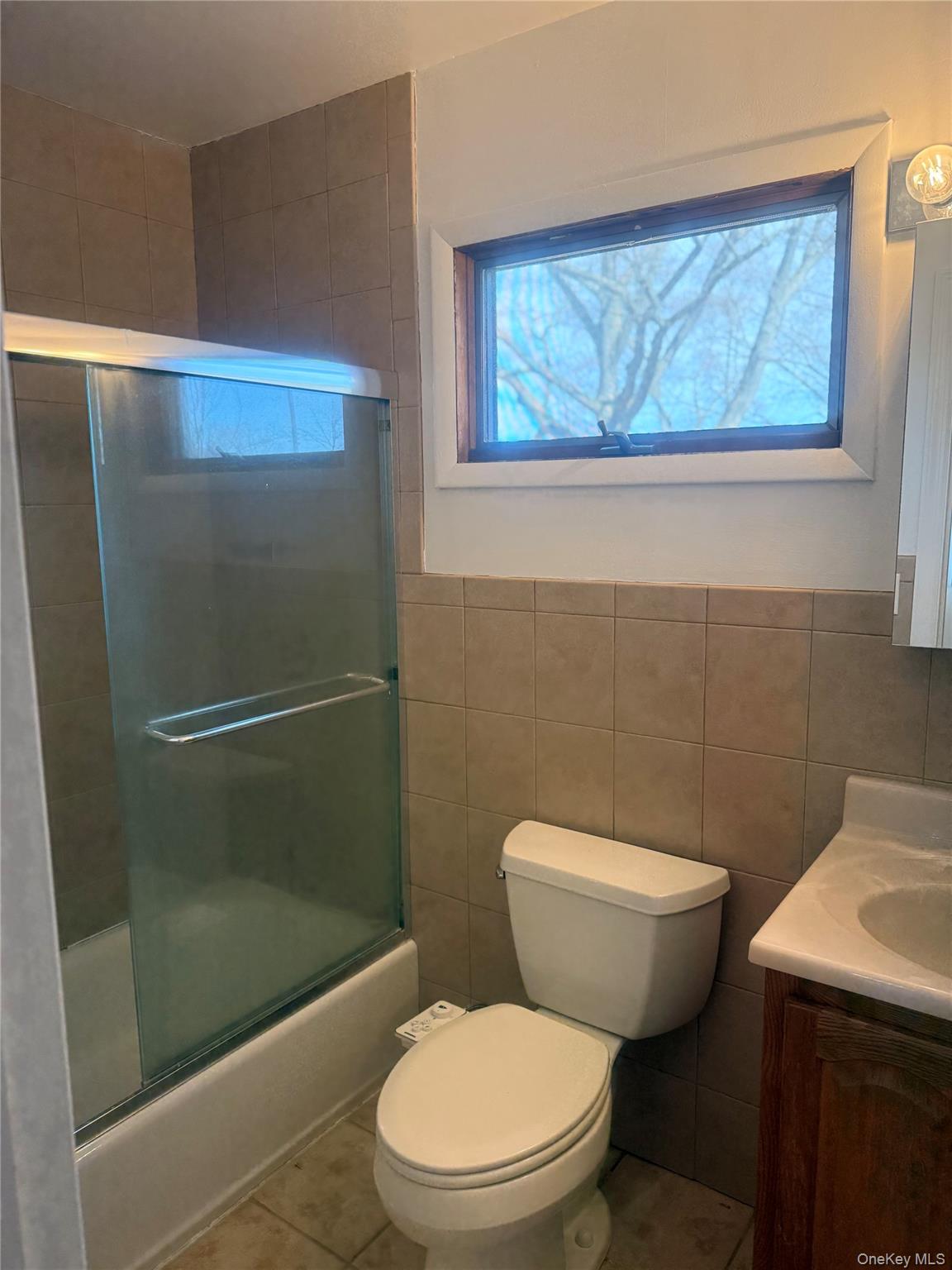 53 Kirkwood Road, Unit LEFT Port Washington, NY 11050 - Photo 12 of 15 Full Bathroom on the 2nd Floor with Tub & Bidet