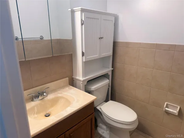 $4,000 | 53 Kirkwood Road, Unit LEFT, Port Washington, NY 11050