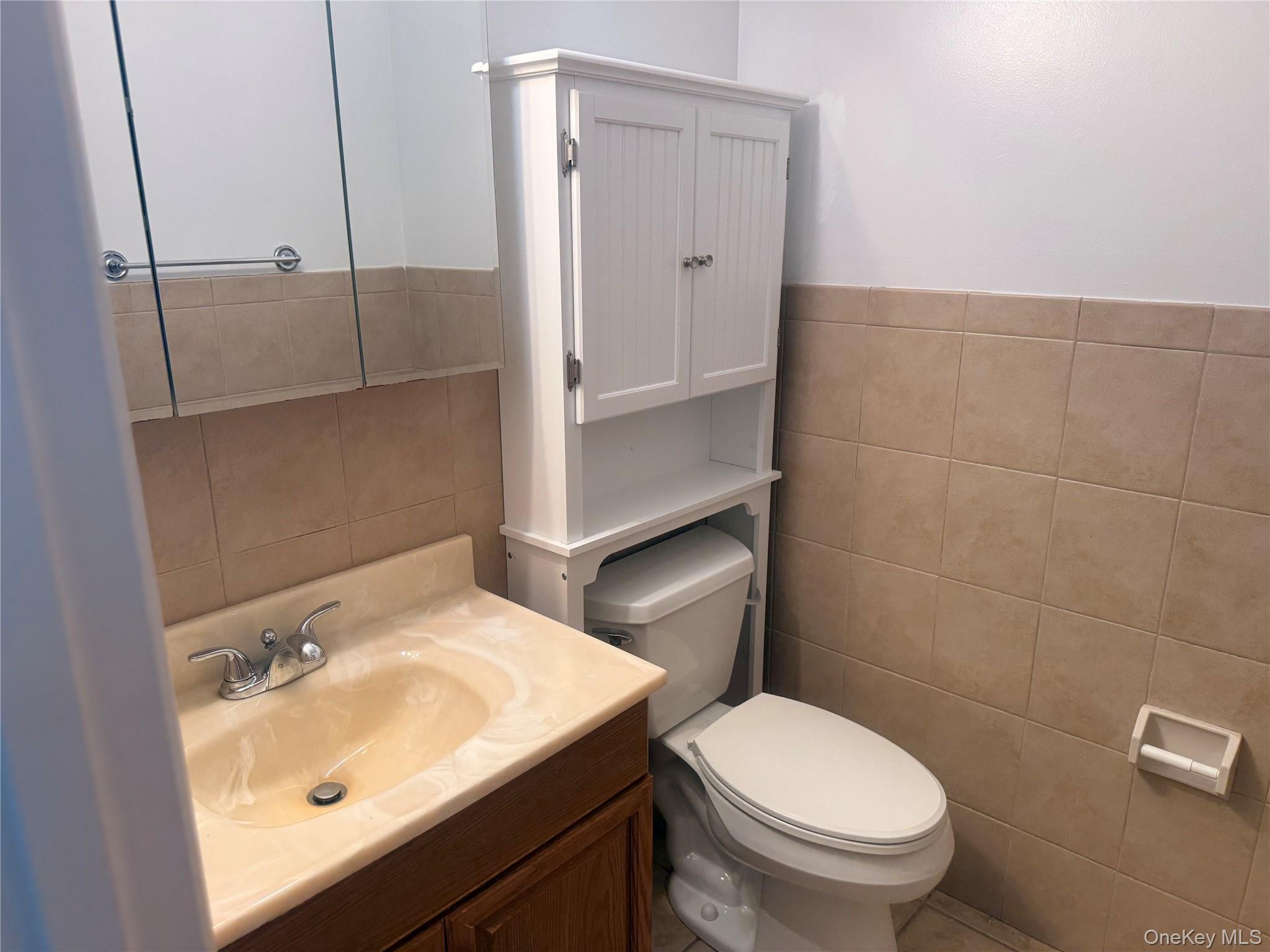 53 Kirkwood Road, Unit LEFT Port Washington, NY 11050 - Photo 4 of 15 1/2 Bath on First Floor