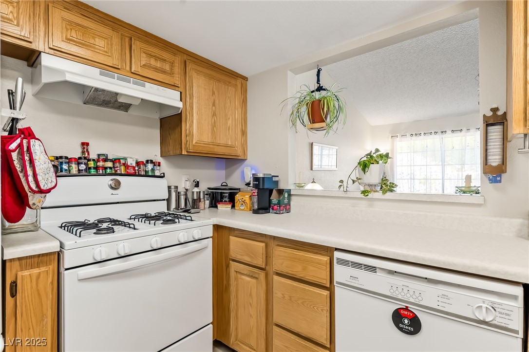 2136 Pebble Creek Lane Laughlin, NV 89029 - Photo 12 of 24