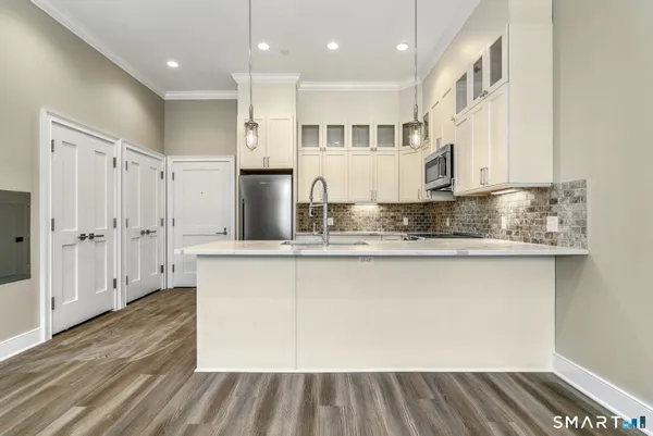 $3,500 | 1077 Boston Post Road, Unit 3, Darien, CT 06820