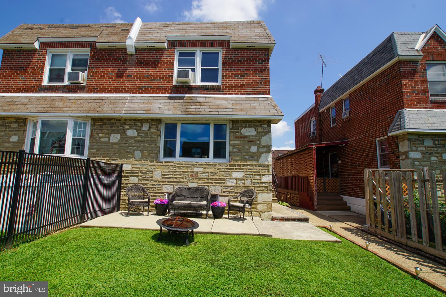 1819 Danforth Street Philadelphia, PA 19152 - Photo 3 of 51 Gallery Image 3