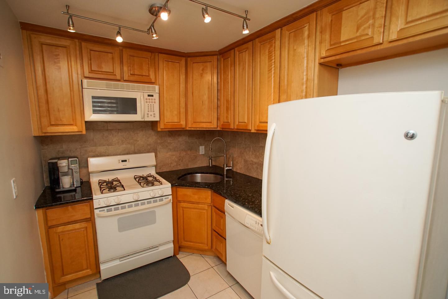 1819 Danforth Street Philadelphia, PA 19152 - Photo 21 of 51 Gallery Image 21