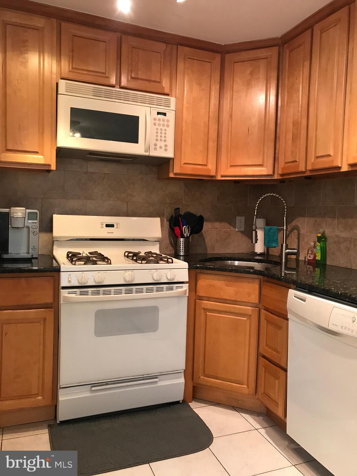 1819 Danforth Street Philadelphia, PA 19152 - Photo 23 of 51 Kitchen