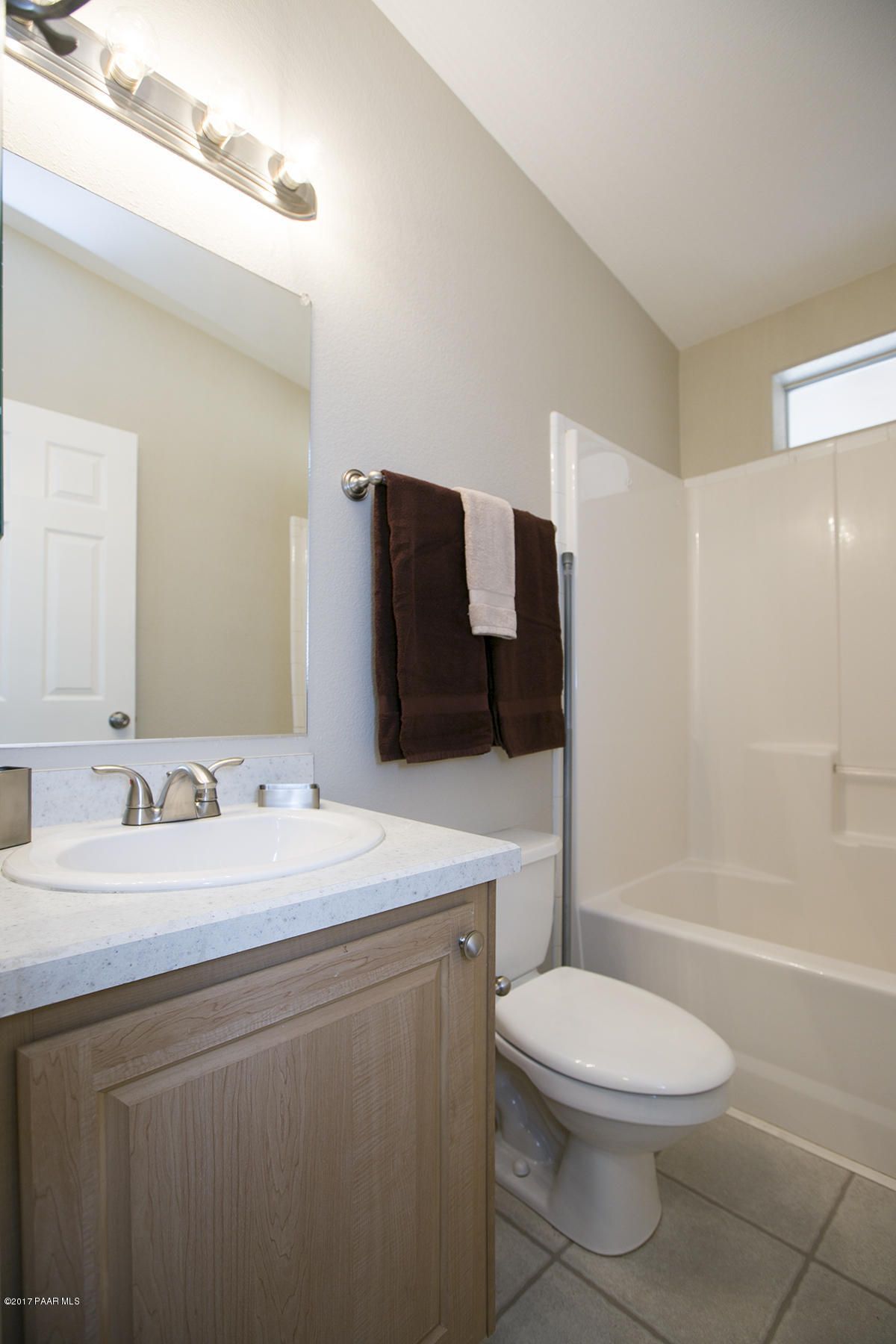 1370 West Antelope Run Road Paulden, AZ 86334 - Photo 20 of 35 Guest Bath