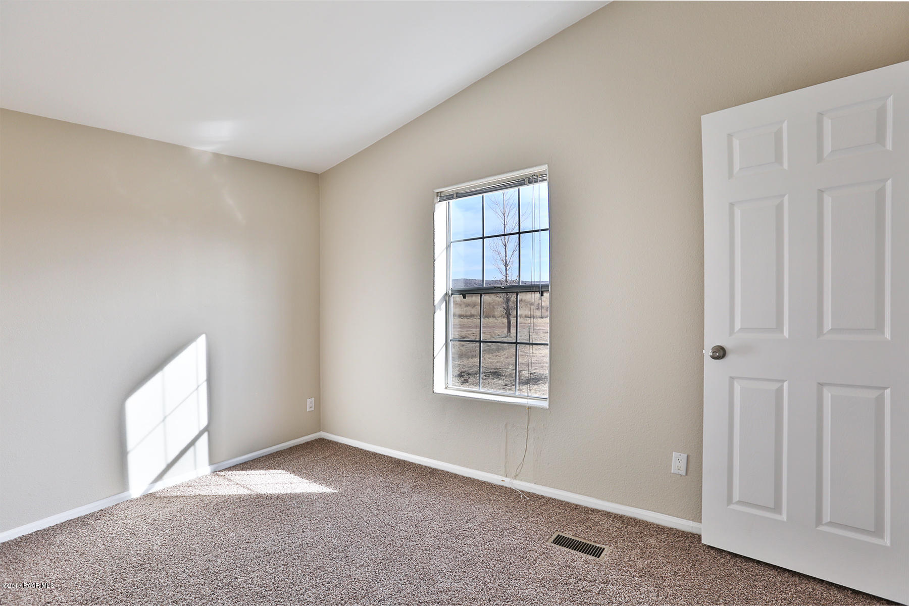 1370 West Antelope Run Road Paulden, AZ 86334 - Photo 22 of 35 Guest Bed 2