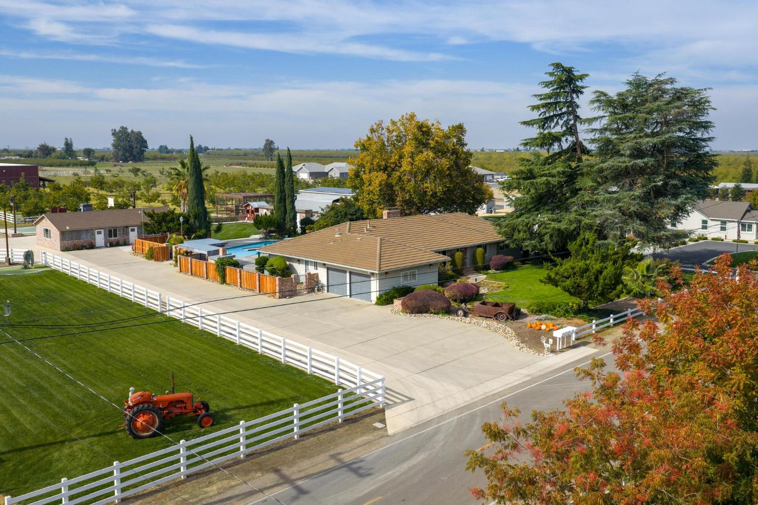 13791 Castle Road Manteca, CA 95336 - Photo 4 of 96 Aerial view of front