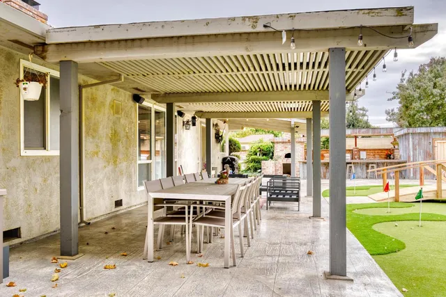 a view of a house with a garage