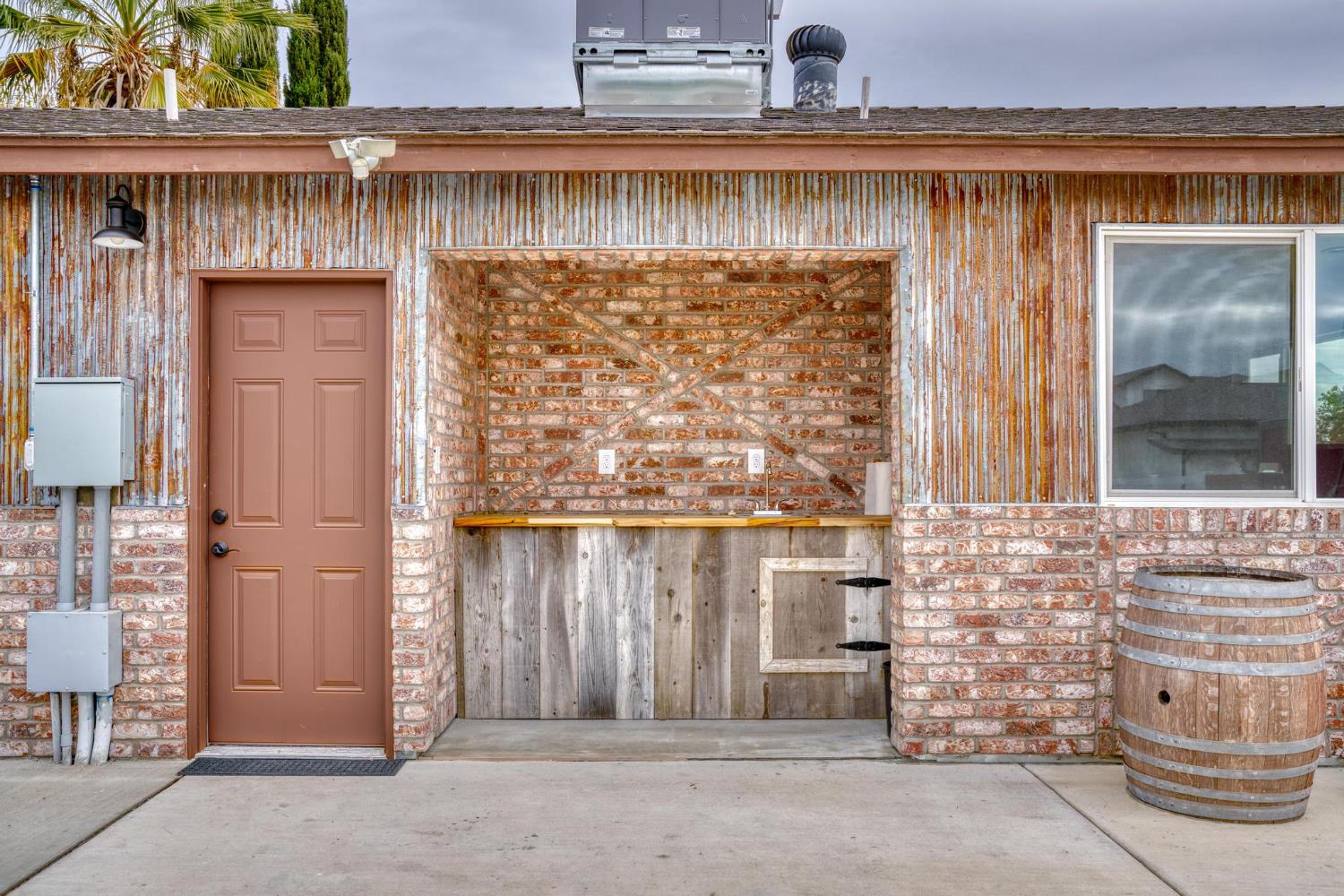 13791 Castle Road Manteca, CA 95336 - Photo 61 of 96 Wet Bar