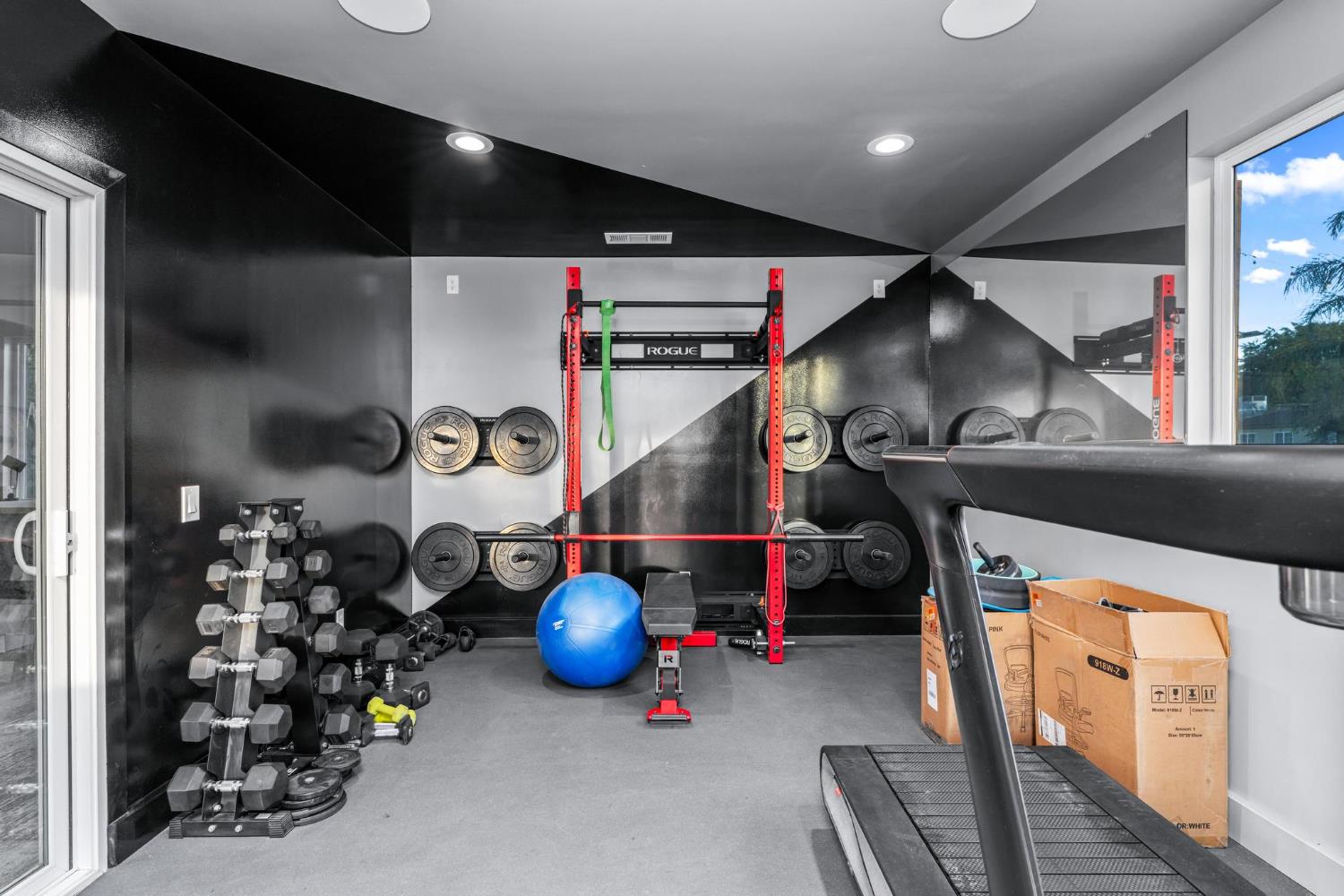 13791 Castle Road Manteca, CA 95336 - Photo 61 of 96 a view of a room with gym equipment