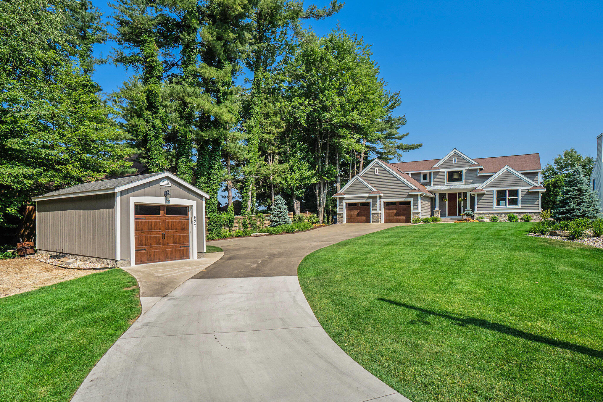 18941 North Fruitport Road Spring Lake, MI 49456 - Photo 8 of 63 007_dsc07595