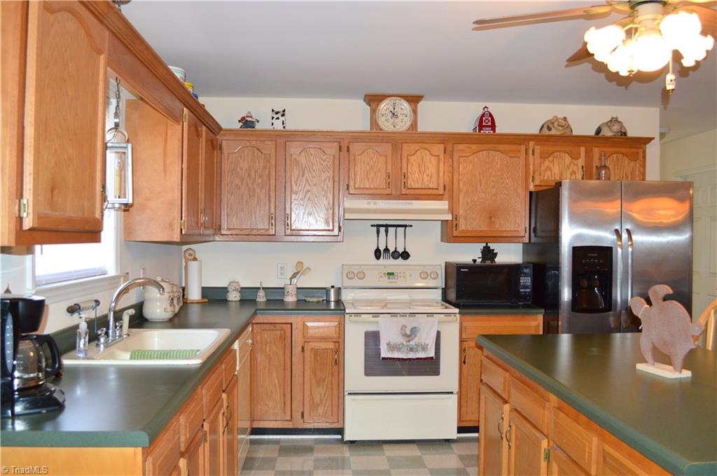 1275 Ridge Road Pine Hall, NC 27042 - Photo 14 of 30 Kitchen