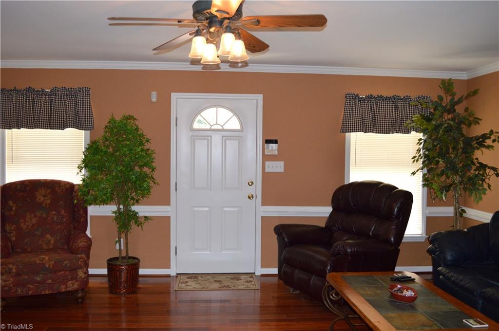 1275 Ridge Road Pine Hall, NC 27042 - Photo 9 of 30 Living Room