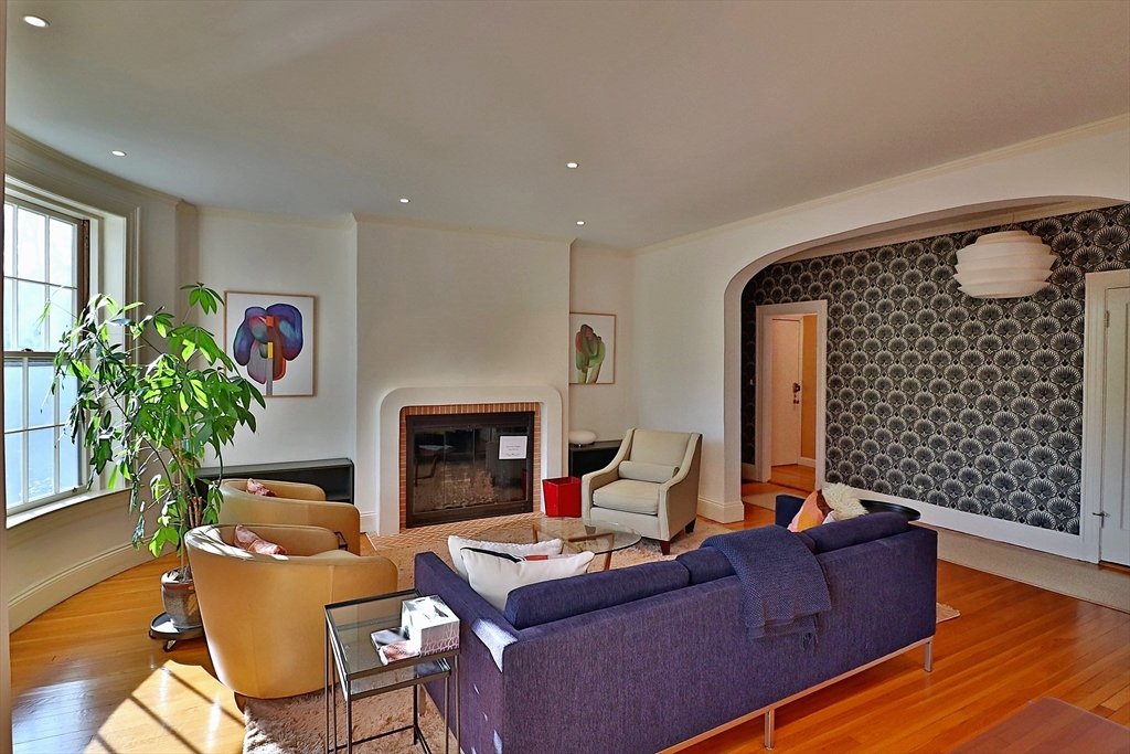 141 Beaconsfield Road, Unit 3 Brookline, MA 02445 - Photo 4 of 33