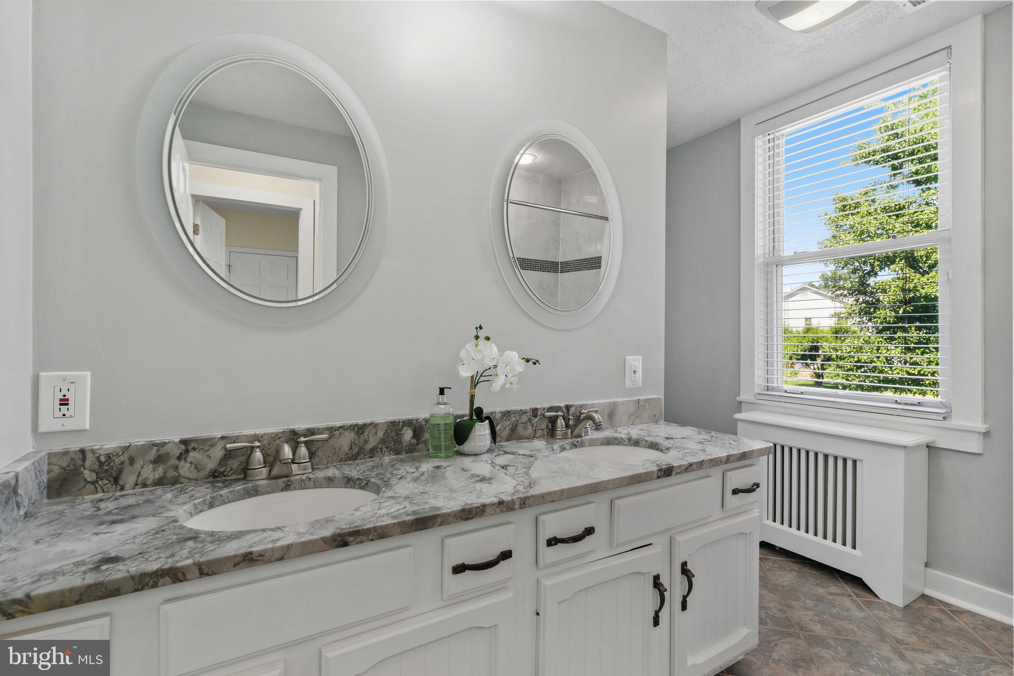 736 Dennis Avenue Silver Spring, MD 20901 - Photo 8 of 34 Full Bathroom on main level