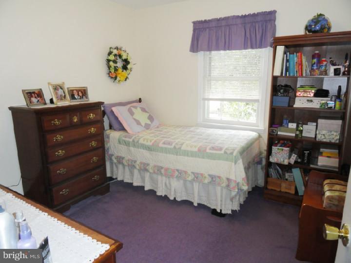 137 Harris Road Princeton Junction, NJ 08550 - Photo 16 of 21 Gallery Image 16