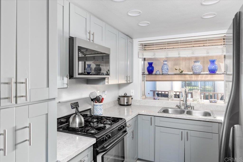 464 Devonshire Glen Escondido, CA 92027 - Photo 11 of 27