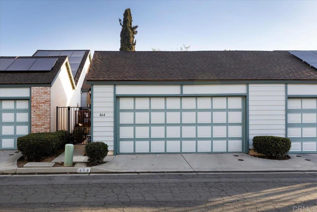 464 Devonshire Glen Escondido, CA 92027 - Photo 2 of 27