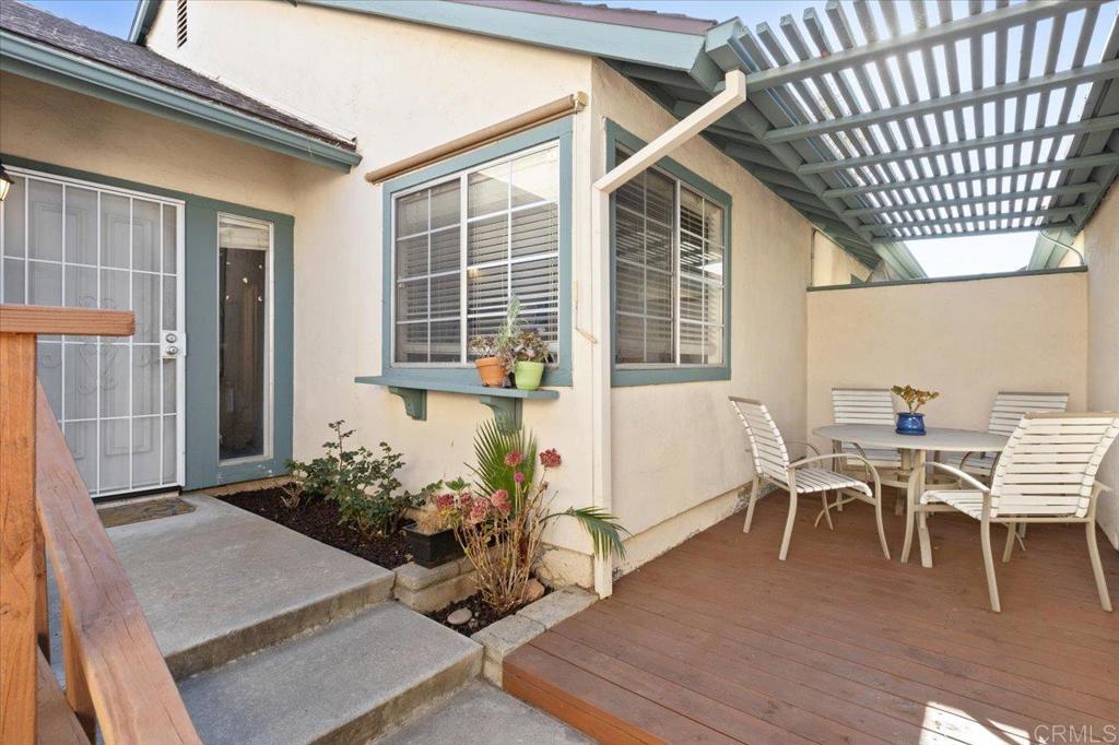 464 Devonshire Glen Escondido, CA 92027 - Photo 3 of 27