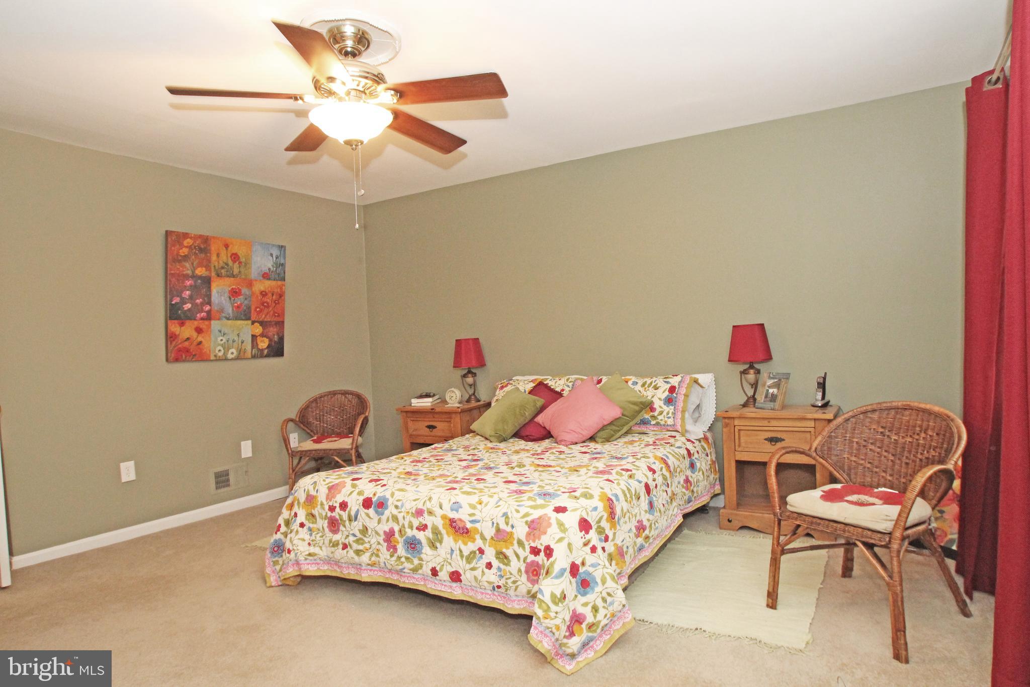 8132 Sleepy View Lane Springfield, VA 22153 - Photo 17 of 35 Gallery Image 17