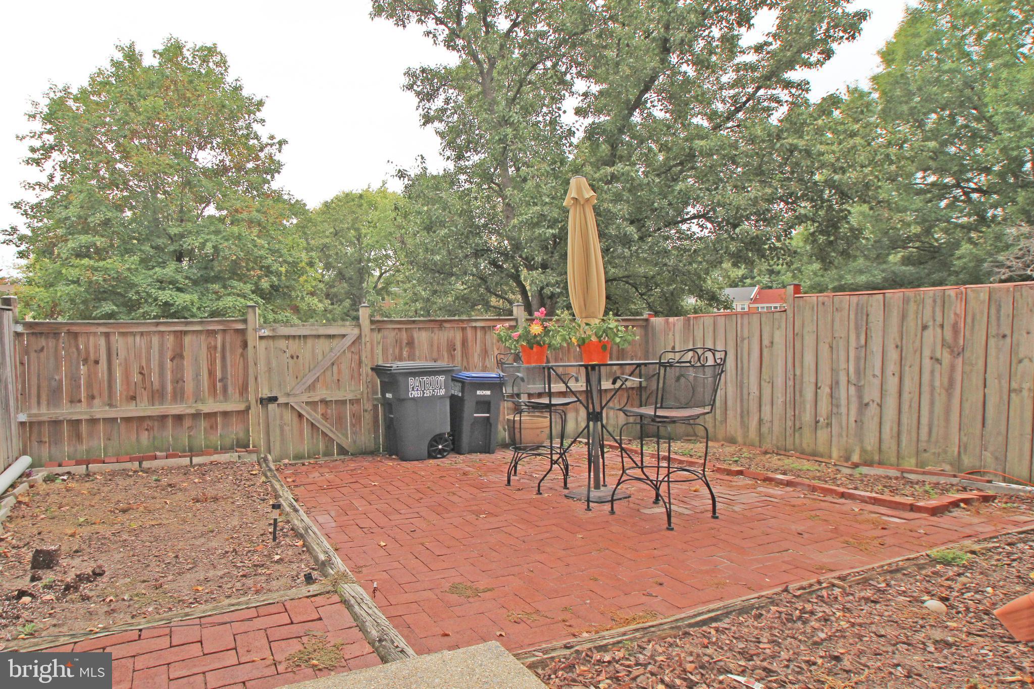 8132 Sleepy View Lane Springfield, VA 22153 - Photo 35 of 35 Fenced backyard