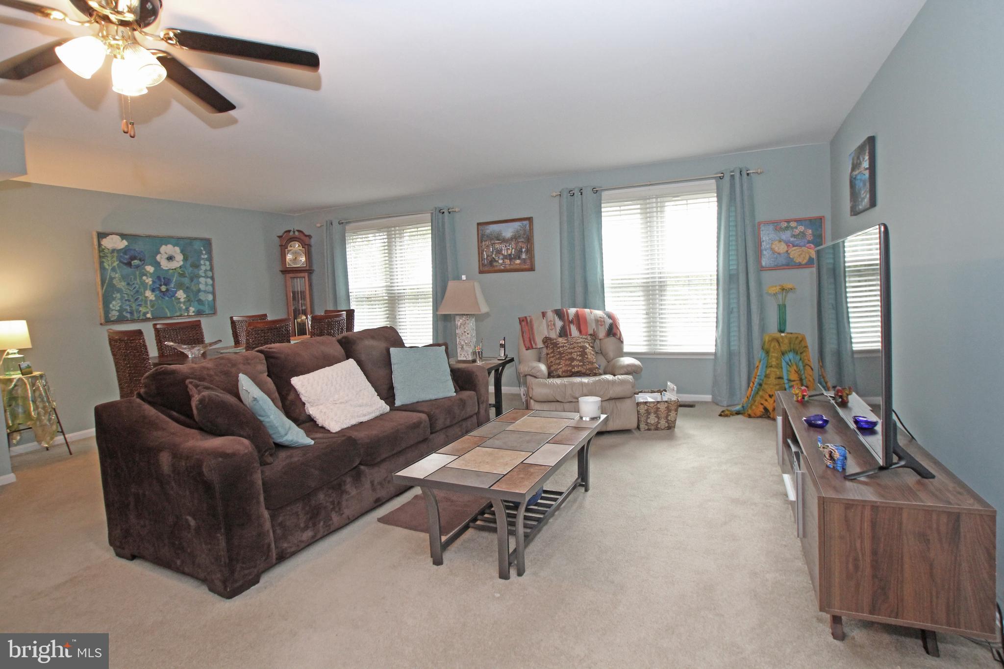 8132 Sleepy View Lane Springfield, VA 22153 - Photo 10 of 35 Spacious living room