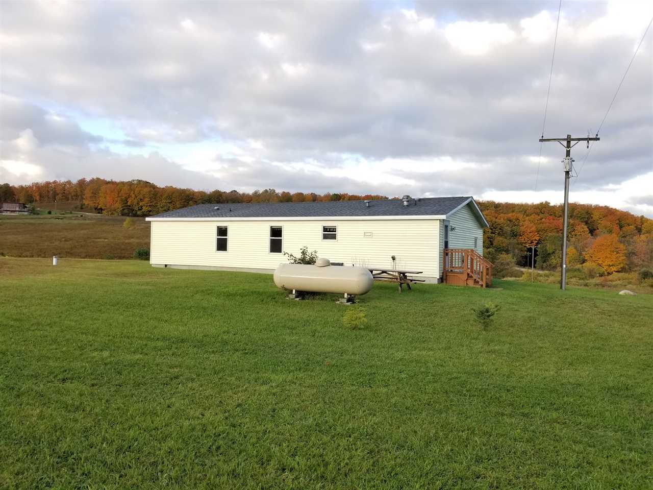 126 East 26 Road Boon, MI 49618 - Photo 18 of 20 1874074-17.JPG