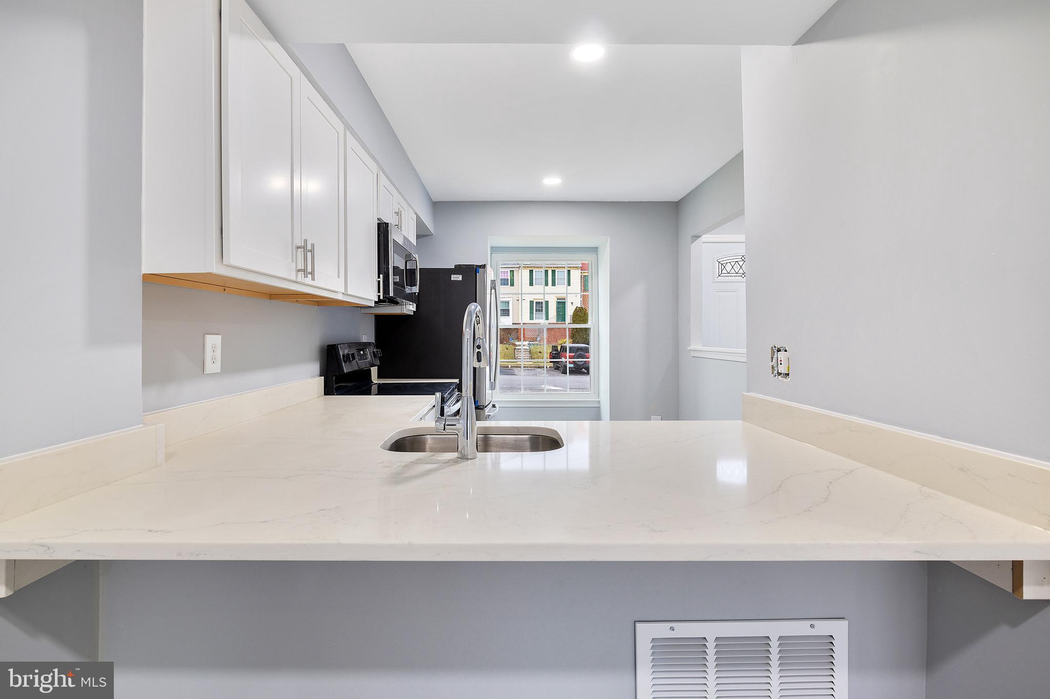 6914 Rockfield Road Baltimore, MD 21244 - Photo 8 of 30 Gallery Image 8