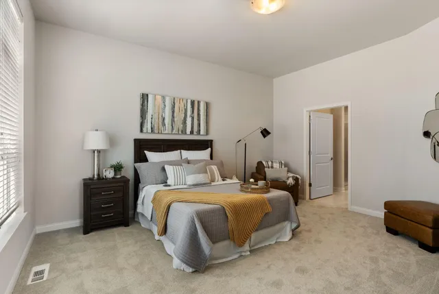 $639,999 | 868 North Verona Circle, Unit 23, Grafton, WI 53024