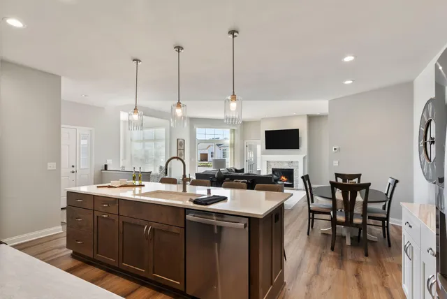 $639,999 | 868 North Verona Circle, Unit 23, Grafton, WI 53024