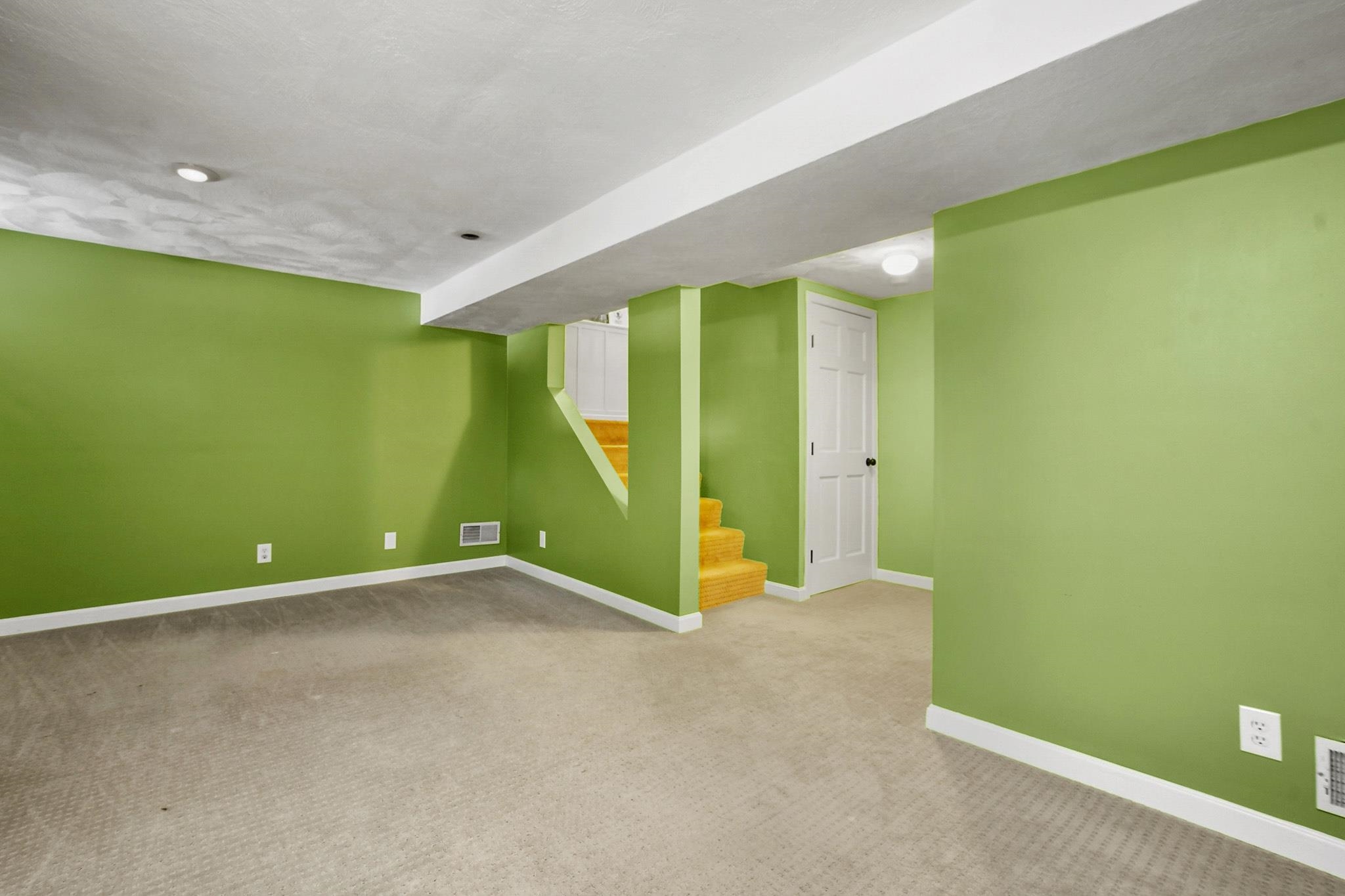 11 Greenough Road, Unit 6 Plaistow, NH 03865 - Photo 23 of 38 Gallery Image 23