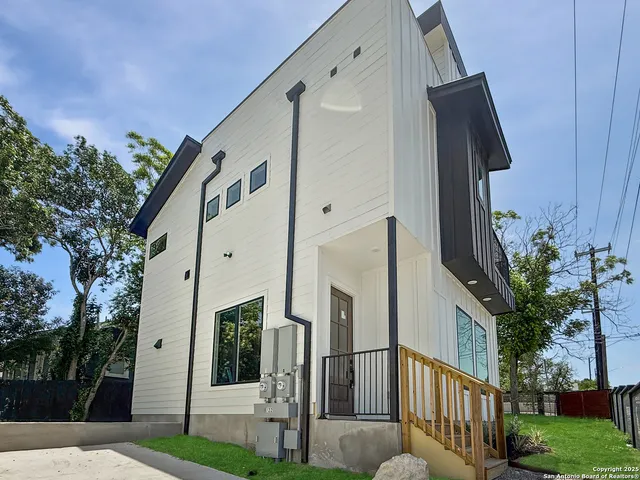 $2,200 | 1801 Montana Street, Unit 1, San Antonio, TX 78203