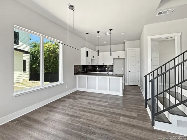 $2,200 | 1801 Montana Street, Unit 1, San Antonio, TX 78203