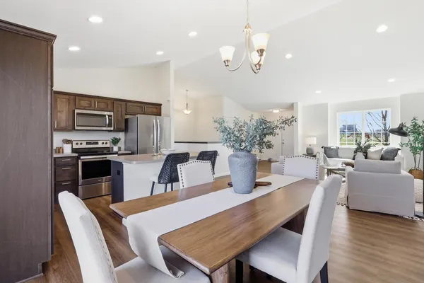 $375,000 | 933 Aspen Circle, Watertown, MN 55388