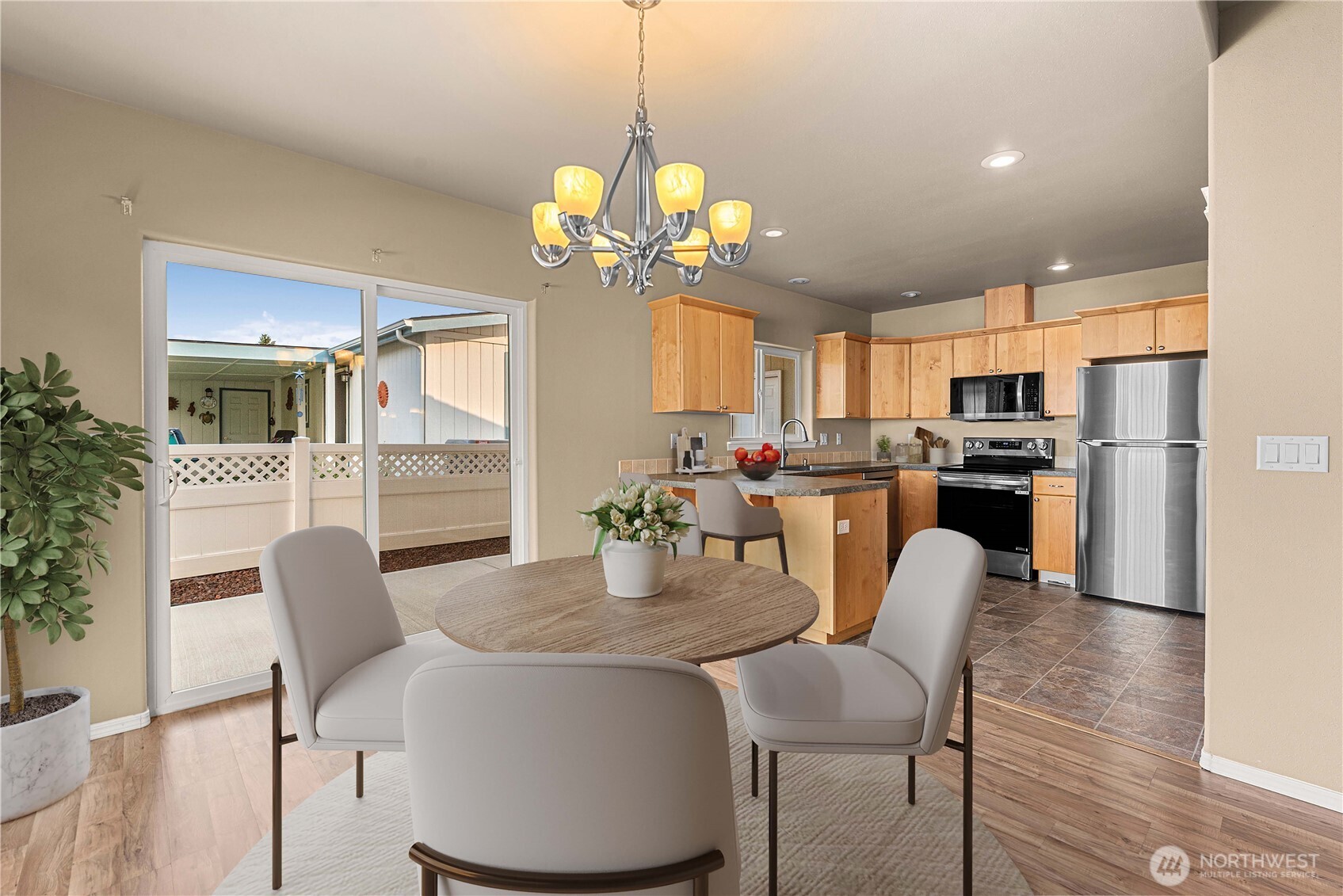 1240 Gallers Street Wenatchee, WA 98801 - Photo 10 of 33