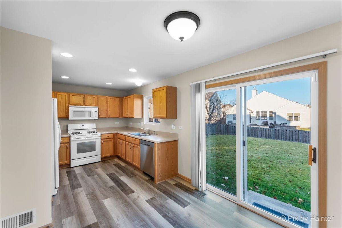 1065 Port Royal Road Pingree Grove, IL 60140 - Photo 5 of 40
