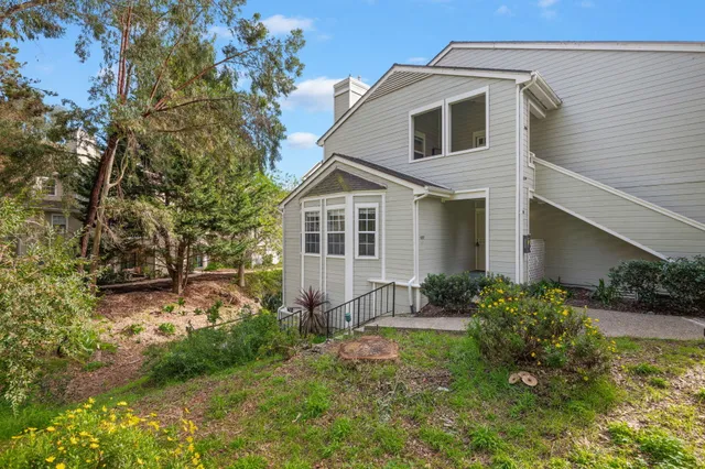 $995,000 | 7634 Hollister Avenue, Unit 256, Goleta, CA 93117