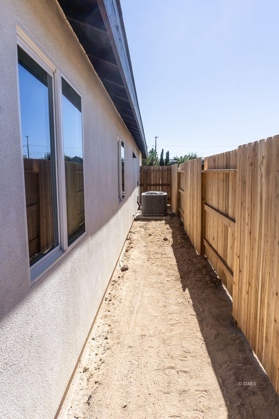 737 South Downs Street Ridgecrest, CA 93555 - Photo 4 of 25