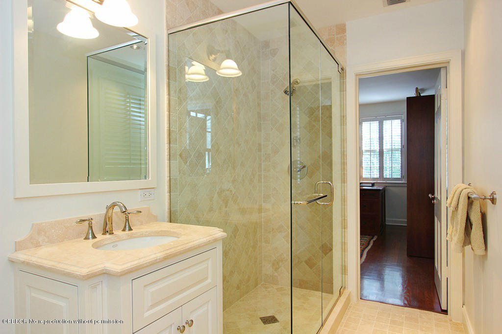 303 Arabian Road Palm Beach, FL 33480 - Photo 11 of 16 Bathroom