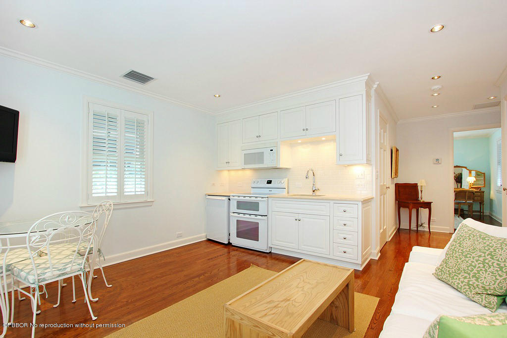 303 Arabian Road Palm Beach, FL 33480 - Photo 12 of 16 Guest LR & KT