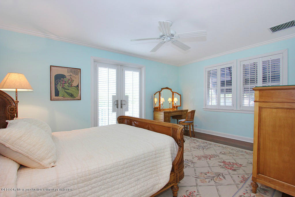 303 Arabian Road Palm Beach, FL 33480 - Photo 9 of 16 Guest Bedroom