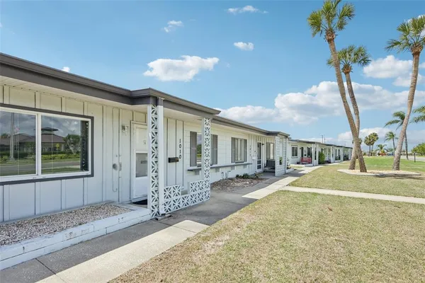 $139,900 | 1010 North Pebble Beach Boulevard, Sun City Center, FL 33573