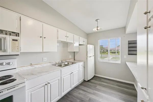 $139,900 | 1010 North Pebble Beach Boulevard, Sun City Center, FL 33573
