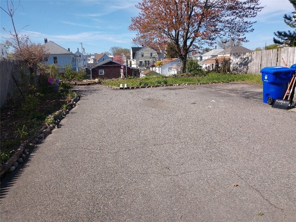 183 Sisson Street Pawtucket, RI 02860 - Photo 5 of 40 Gallery Image 5