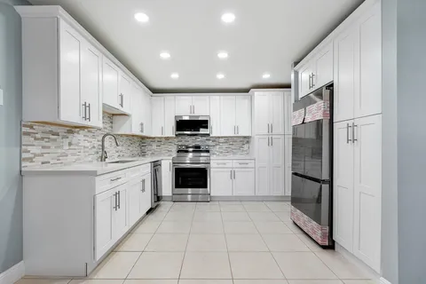 $219,900 | 1740 Northwest 19th Terrace, Unit 204, Delray Beach, FL 33445