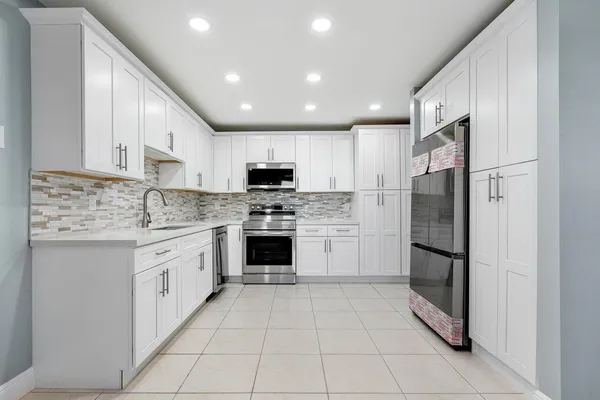 $219,900 | 1740 Northwest 19th Terrace, Unit 204, Delray Beach, FL 33445