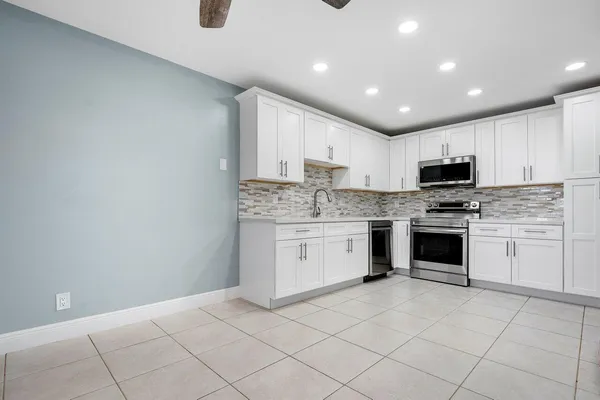 $219,900 | 1740 Northwest 19th Terrace, Unit 204, Delray Beach, FL 33445