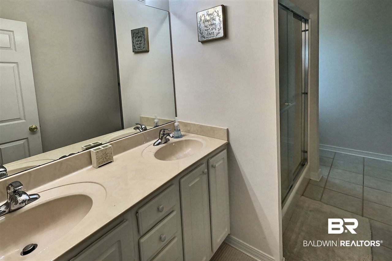 5113 Pine Way Orange Beach, AL 36561 - Photo 12 of 16 MASTER BATH
