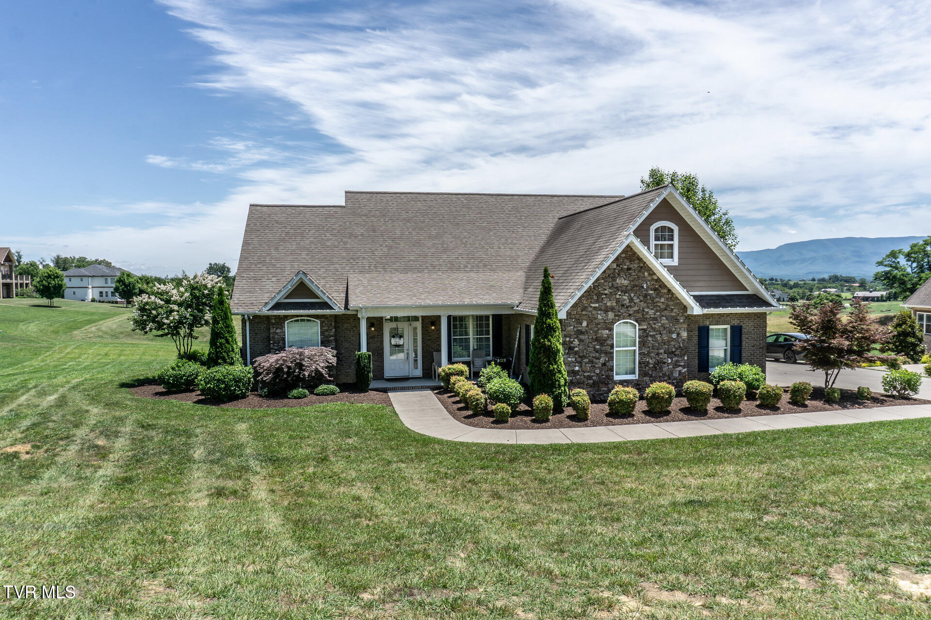 103 Oak Grove Road Greeneville, TN 37745 - Photo 2 of 62 Easy care